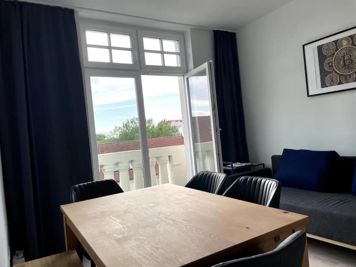 Jaybnb - Gaming Apartment Ps5 65 Zoll 4K Tv Wohnung Mit Balkon Dortmund Kültér fotó